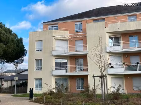 location t3 au cœur de ste luce/loire