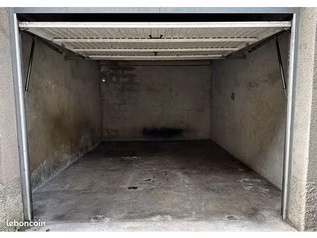 garage à louer