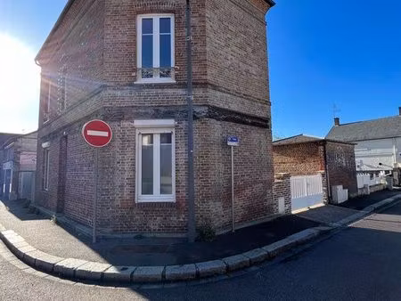 maison de ville avec jardin et abris de jardin