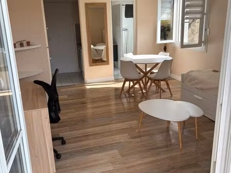 studio meublé 25m2 + balcon