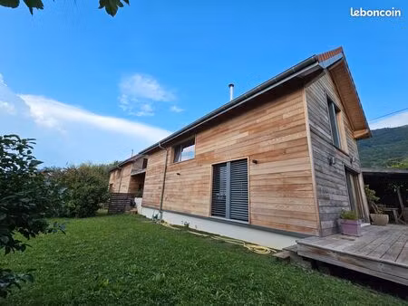 a louer maison lumineuse archamps