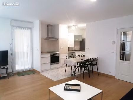 superbe t2 meublé avec terrasse – hyper centre du mans