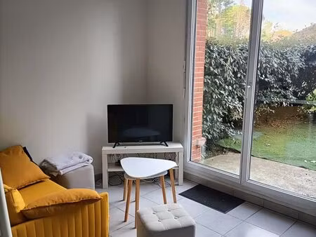 loue studio meublé lardenne