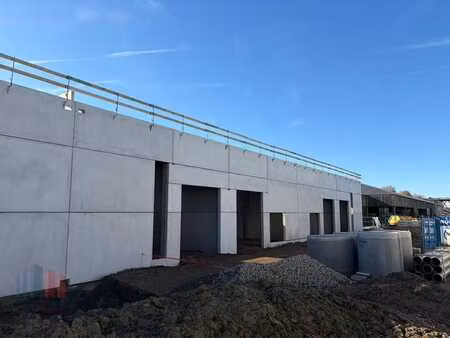 unités pme neuves de 432 m² avec mezzanine de 142 m²  em...