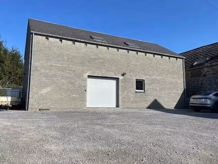 entrepôt polyvalent de +- 254 m²