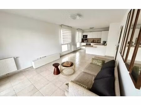 appartement villeurbanne 65.83 m² t-3 à vendre  299 000 €