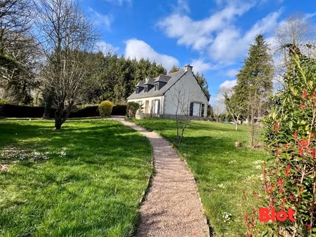 a vendre blot immobilier - ménéac (56490) - maison 5 chambres - sous-sol - terrain de 2 73