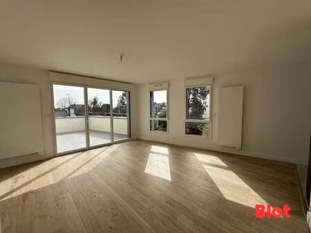 location appartement 4 pièces à rennes thabor (35000) : à louer 4 pièces / 97m² rennes tha