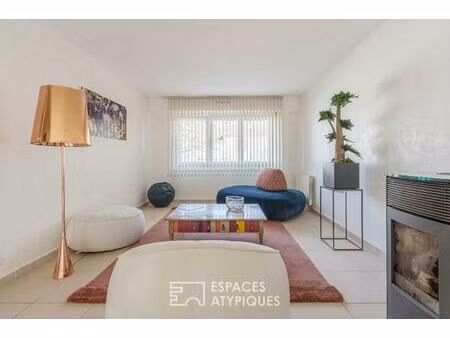 maison de ville à réinventer avec jardin intimiste et piscine