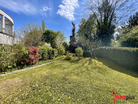 rare! dans une petite résidence de standing  niché dans une