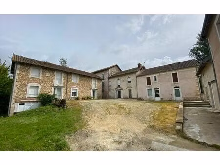 location appartement  m² t-4 à razac-sur-l'isle  630 €