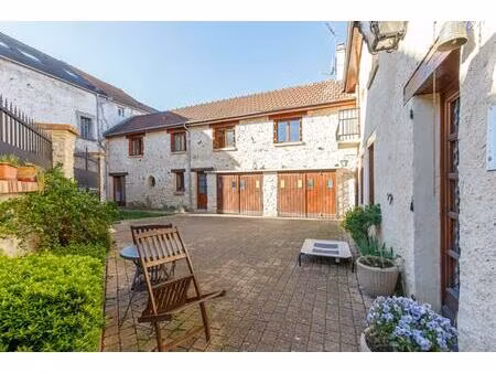 a vendre sur issou - ancien corps de ferme avec dépendance