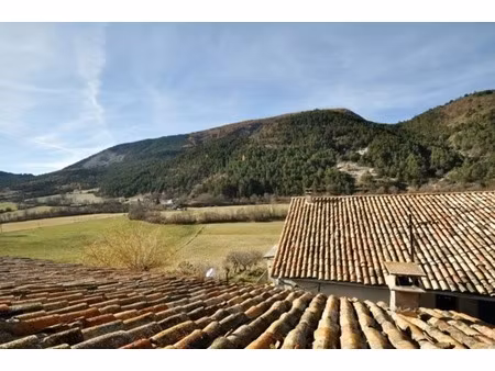 dpt alpes de haute provence (04)  à vendre proche saint andré les alpes maison de village 