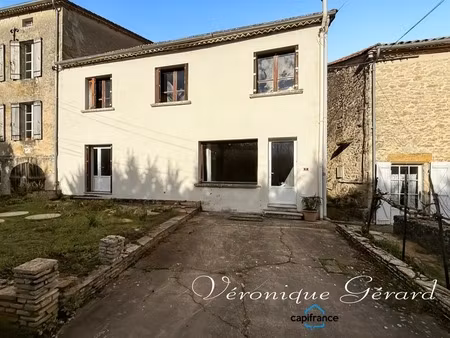 maison en pierre de 150 m² avec travaux à saint vivien de monsegur