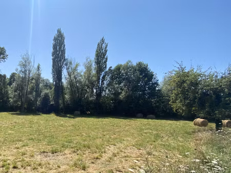 terrain à bâtir à proximité du centre-ville d'espalion