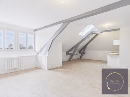 appartement de 79 m2entièrement rénové avec une place de sta