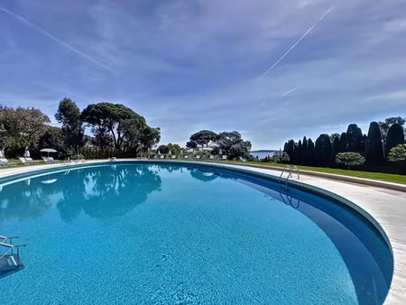 location meublée appartement 3 pièces 92 m² à cannes (06400)  3 000 €