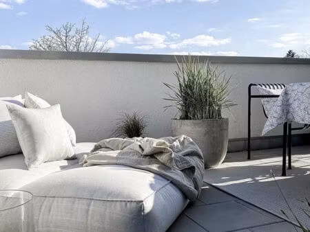 spacieux 2 pieces avec balcon et parking