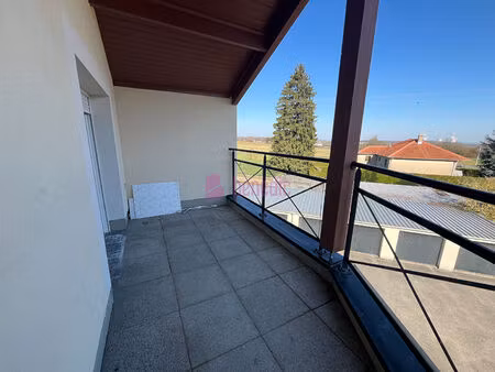 a louer f3 oeutrange avec terrasse et parking