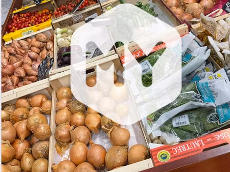 fromagerie vente de fruits et legumes et charcuterie