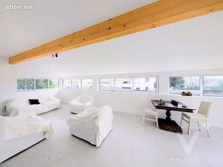 maison 4 pièces 231 m²