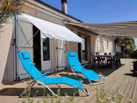 maison familiale avec jardin bourg de grandchamp-des-fonta