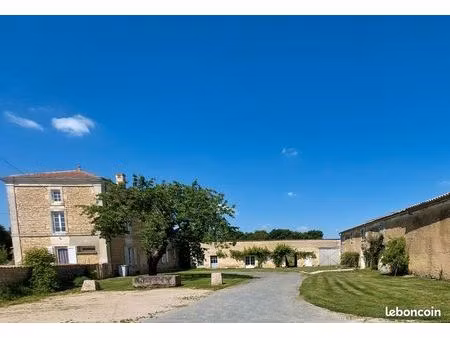 maison et grand gite marais poitevin 30 min de la rochelle