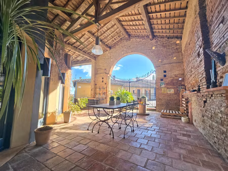 bourg saint bernard  maison atypique de 195 m2 à vendre.