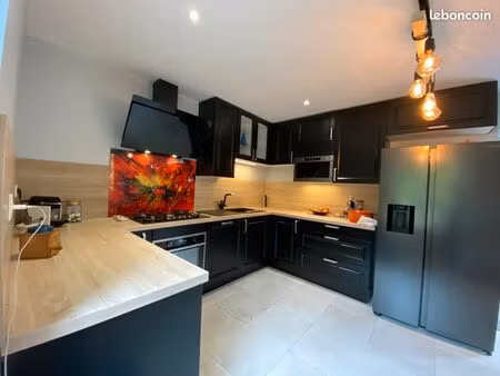 maison indépendante 200 m²