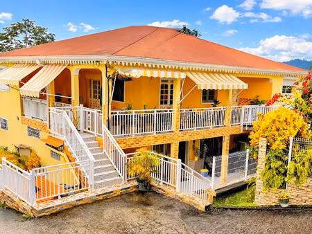 spacieux f5 en haut de villa – calme  lumineux et idéal pour une famille