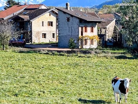 location de maison de village independante margencel