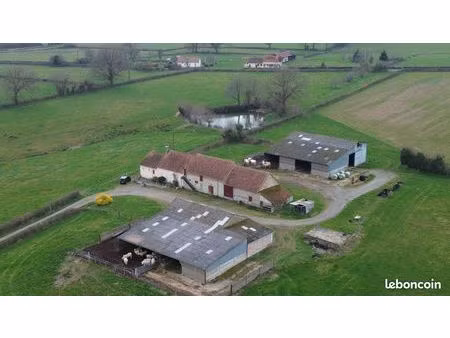 petite ferme avec 12 ha de terres agricloes