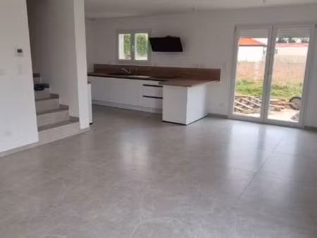 loue maison neuve re2020