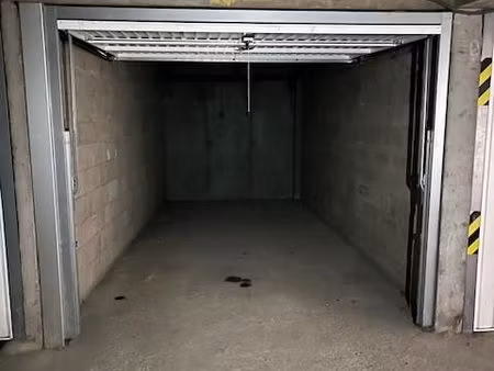 garage / box fermé sécurisé 12 m² – résidence avec bip – 91150 étampes