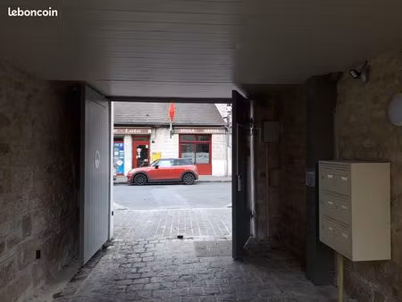 place de parking fermée et sécurisée–centre-ville de gouvieux