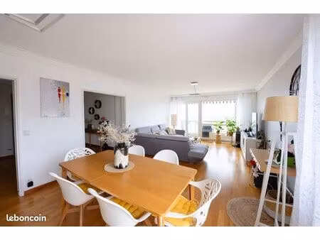 tassin-la-demi-lune – appartement familial 115 m² avec balcon et piscine