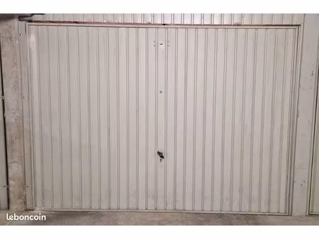 mougins tournamy – garage fermé 16m²  en location à l’année