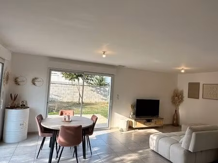 belle maison récente au calme disponible rapidement