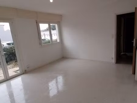 t2 avec jardinet quartier calme