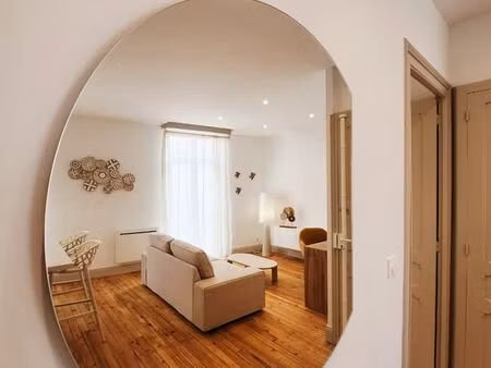 t2 meublé entièrement rénové au cœur de pau (quartier clémenceau)