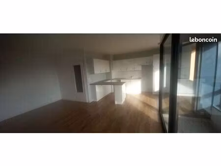 loue appartement t 2/3 bourran 59m2 635e/m