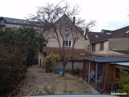 loue petite maison de ville avec jardin dans nogent centre
