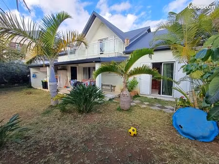 villa 5 pièces 171 m²