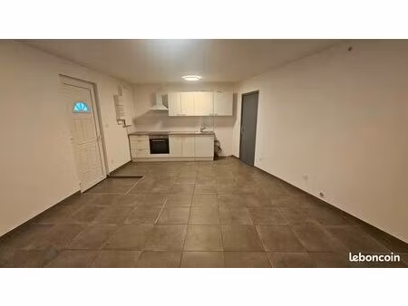 appartement 36.61 m2 au 226 route d'avignon à nîmes