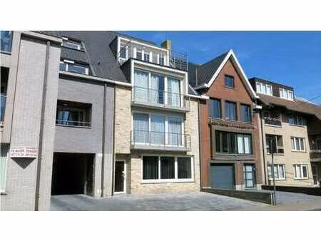 gelijkvloers appartement + terras + autostaanplaats te hu...