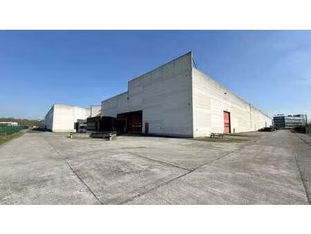 entrepôt avec bureau à louer près de l'e19 à malines