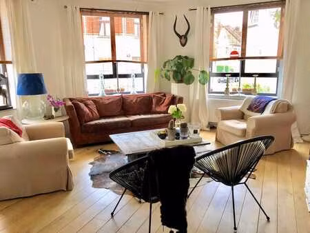 maison de ville meublee avec grande terrasse  cour et garage