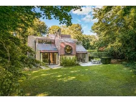 lumineuse villa d'architecte dans le bois du strihoux