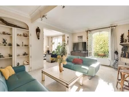 maison de 8 pièces de 193 m² à noisy-le-sec