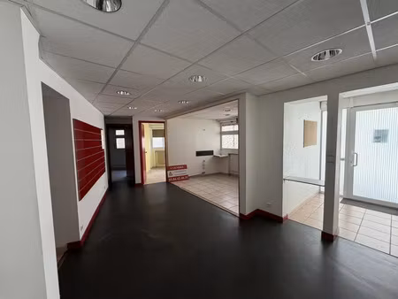 vente locaux professionnels 4 pièces 73 m² à saint claude (39200)  76 000 €